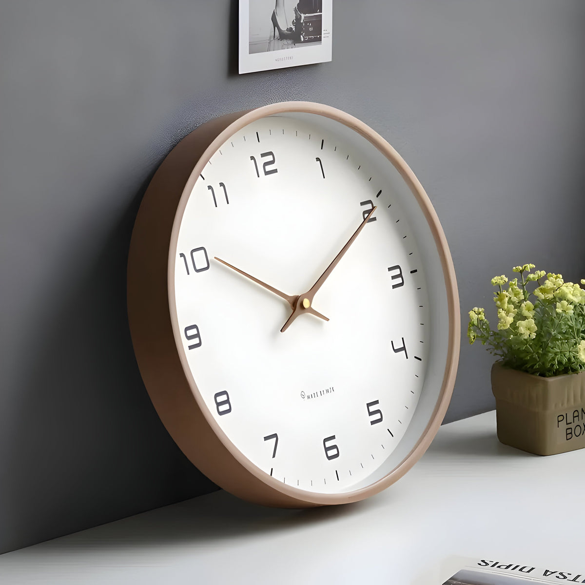 Stillegående Træ Vægur | Moderne Rundt Design